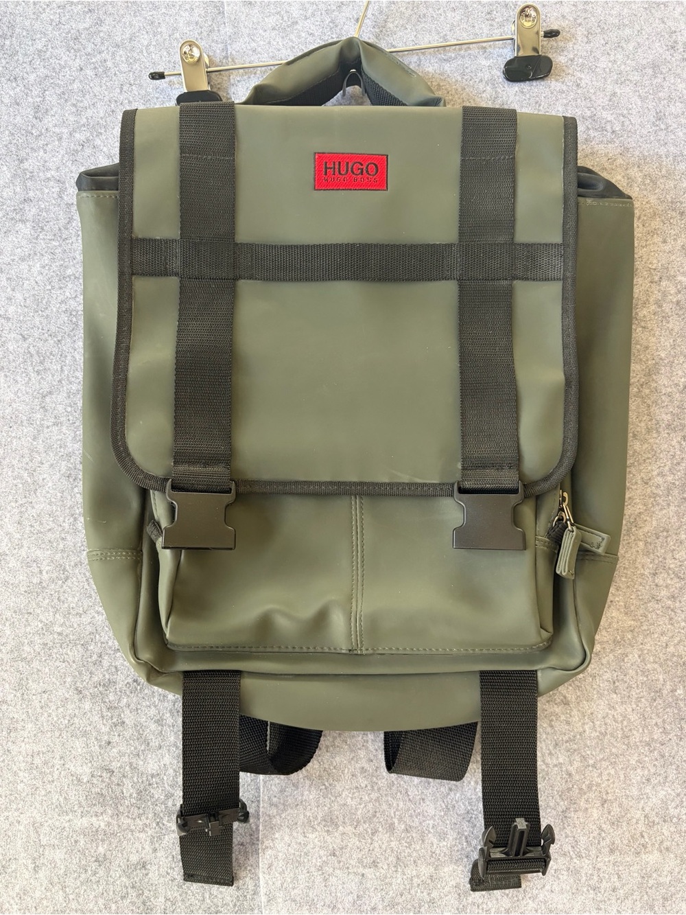 HUGO BOSS Green/Black Neoprene Padded Laptop Messenger Backpack w/Buckle Closure
